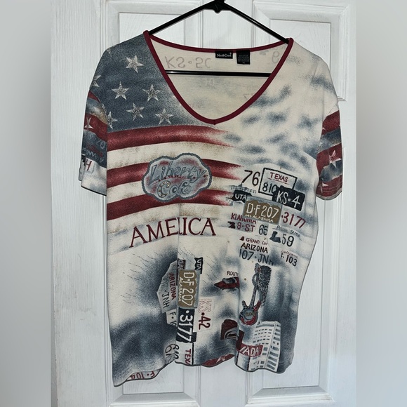 Northcrest Tops - Vintage Northcrest Red and Cream T-Shirt